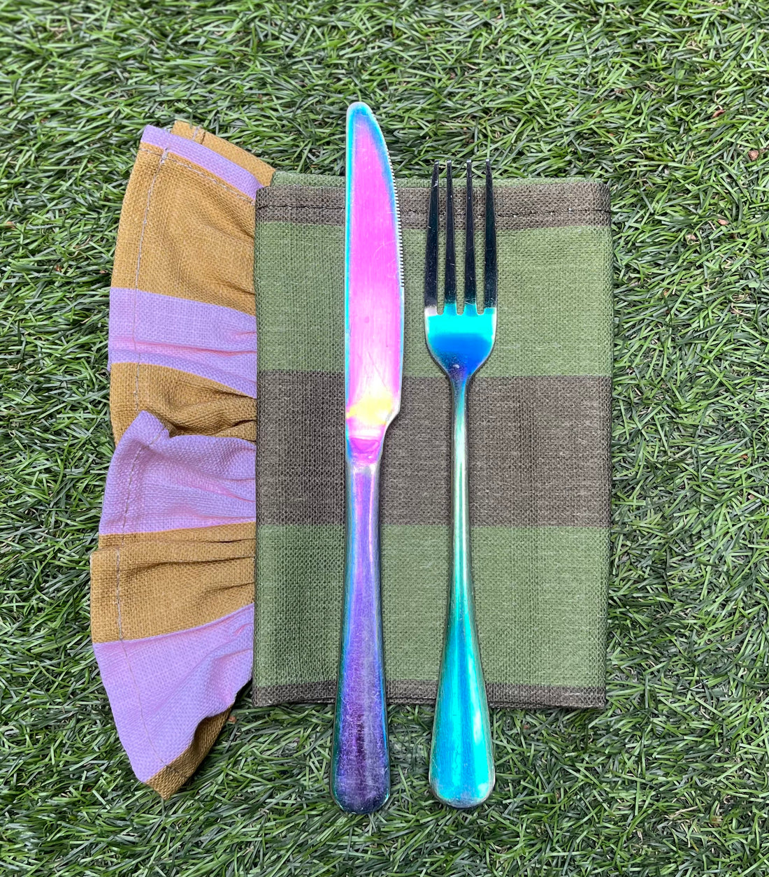 GREEN / GREEN STRIPE / PINK CONTRAST RUFFLE NAPKIN