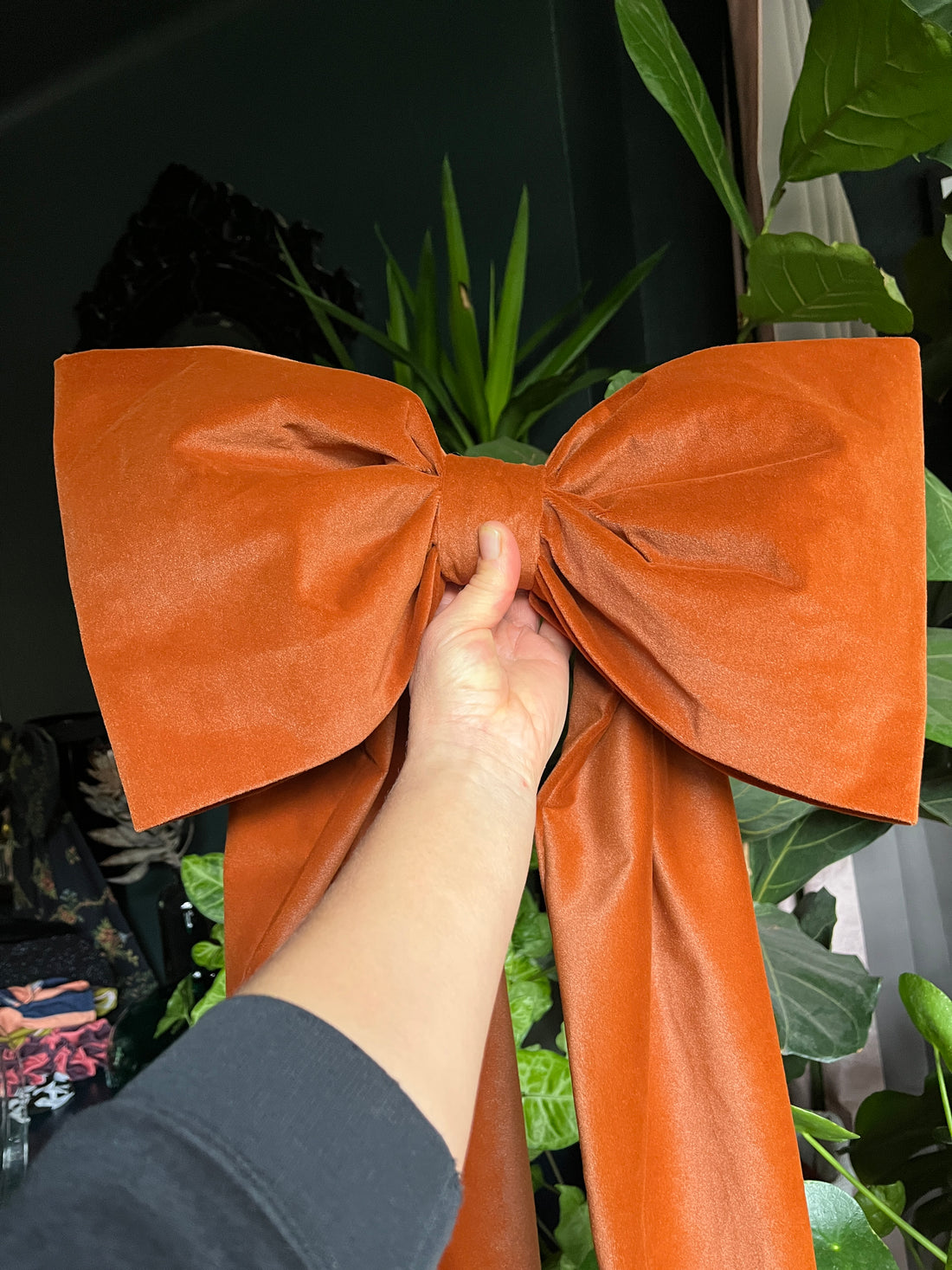 RUST VELVET BOW