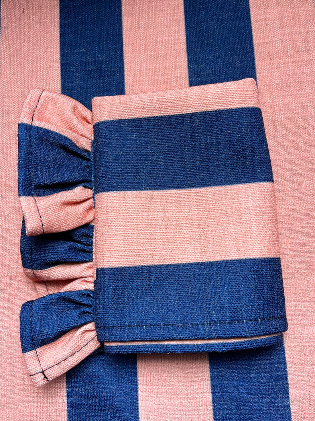 NAVY / PEACH STRIPE RUFFLE NAPKIN